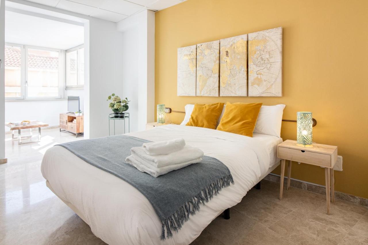 Saenz Suites Gallery By Bossh! Apartments マラガ エクステリア 写真