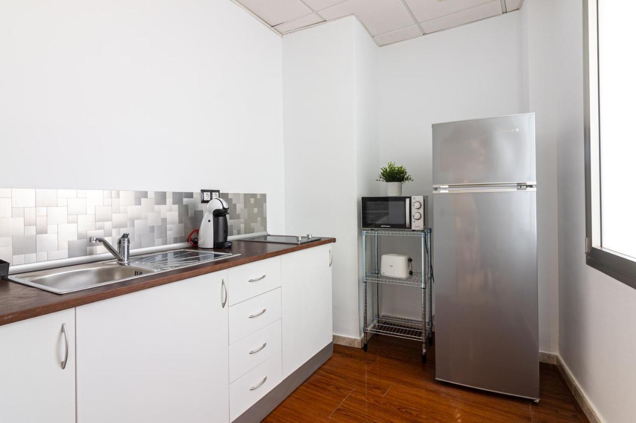 Saenz Suites Gallery By Bossh! Apartments マラガ エクステリア 写真