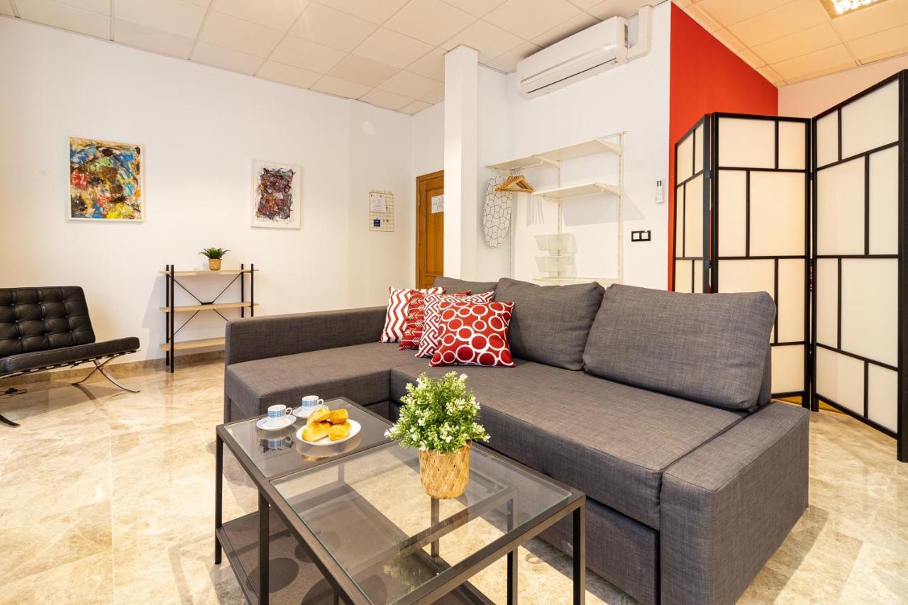 Saenz Suites Gallery By Bossh! Apartments マラガ エクステリア 写真