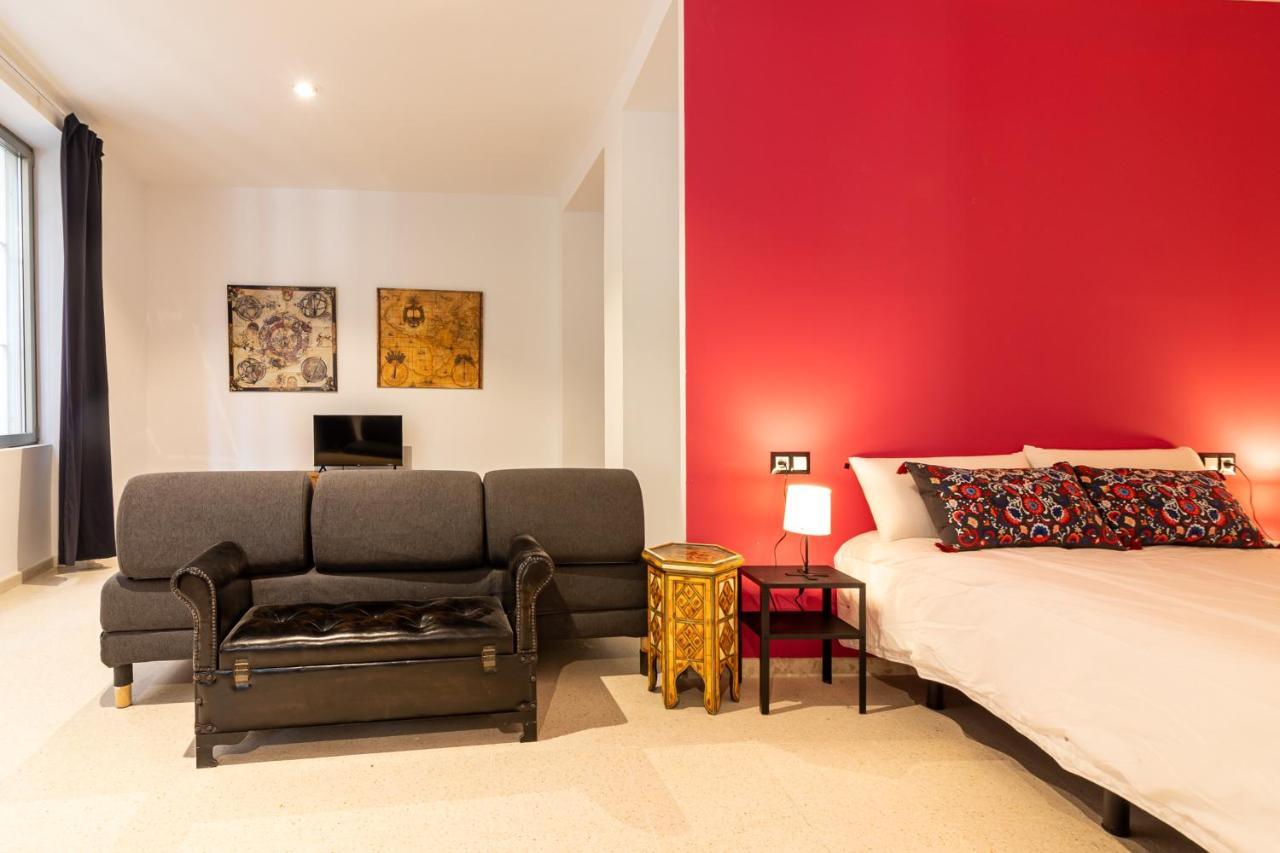 Saenz Suites Gallery By Bossh! Apartments マラガ エクステリア 写真