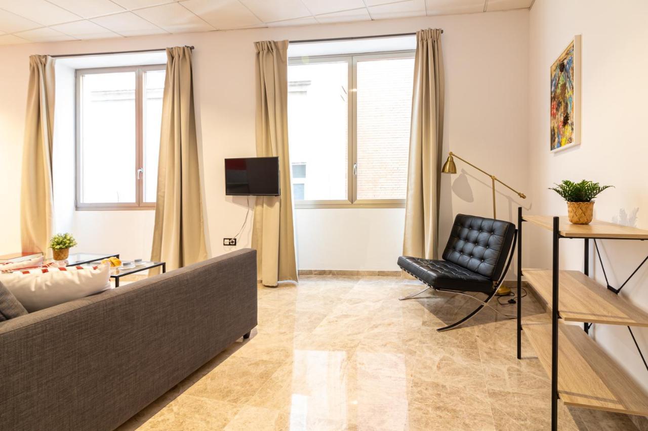 Saenz Suites Gallery By Bossh! Apartments マラガ エクステリア 写真