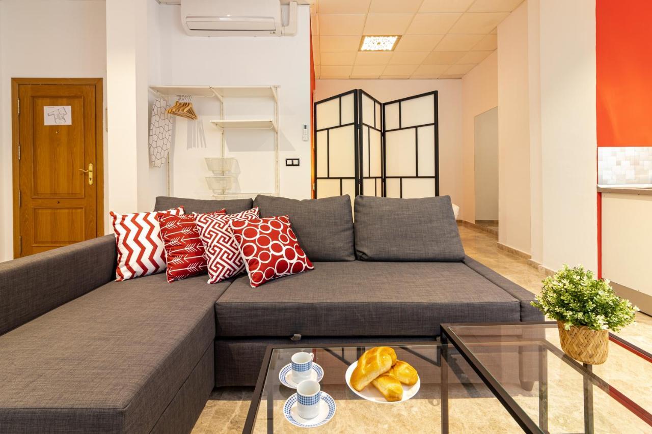 Saenz Suites Gallery By Bossh! Apartments マラガ エクステリア 写真