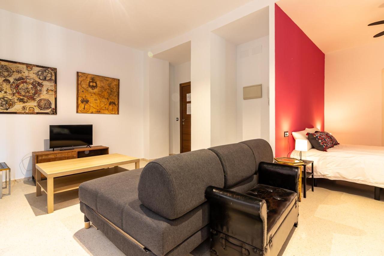 Saenz Suites Gallery By Bossh! Apartments マラガ エクステリア 写真