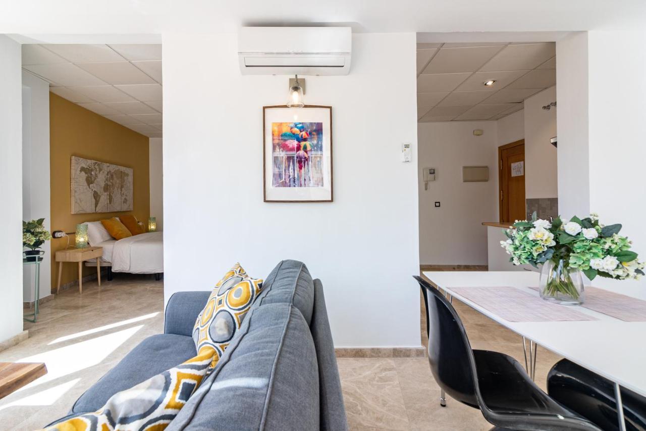 Saenz Suites Gallery By Bossh! Apartments マラガ エクステリア 写真