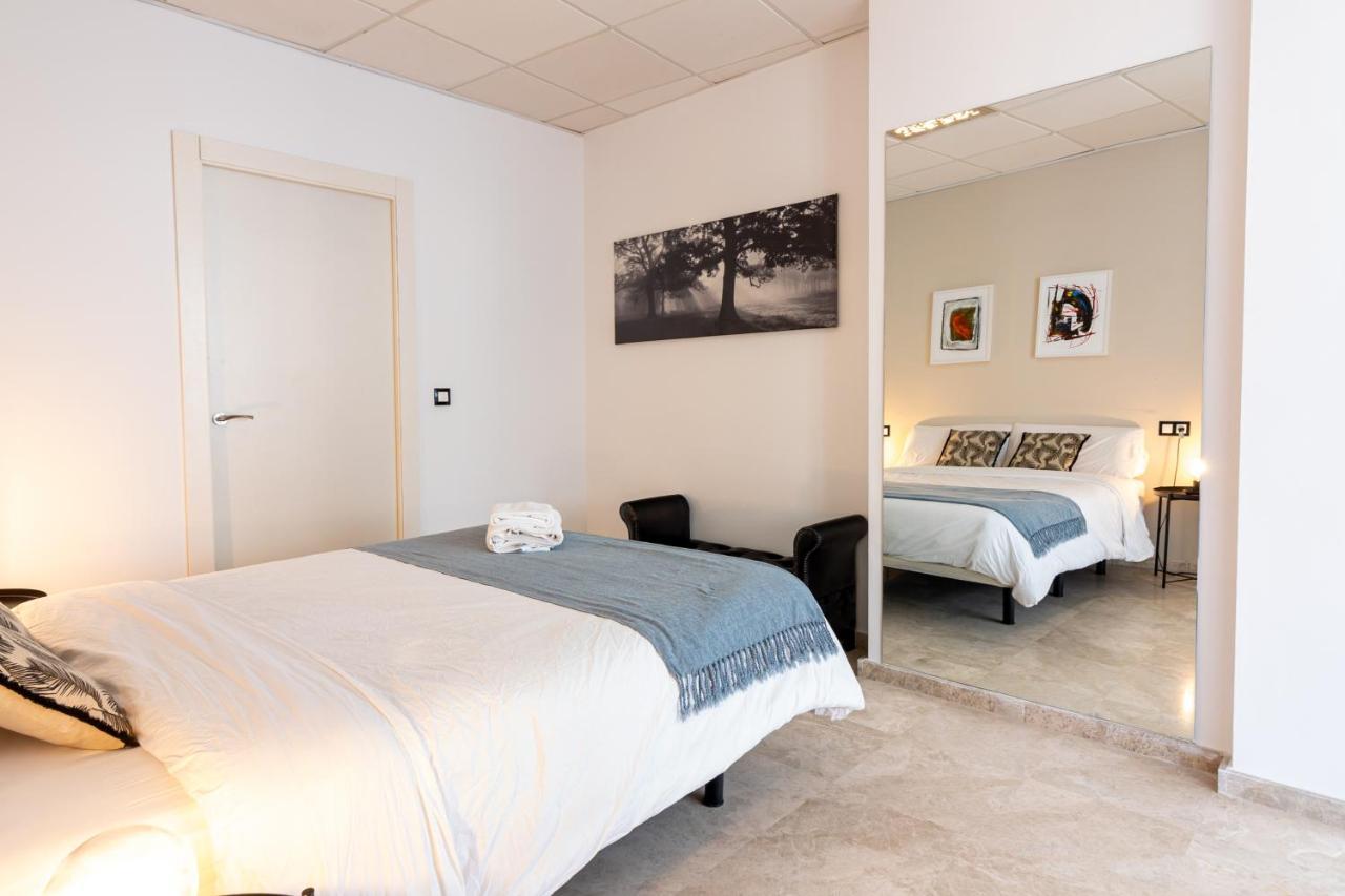 Saenz Suites Gallery By Bossh! Apartments マラガ エクステリア 写真