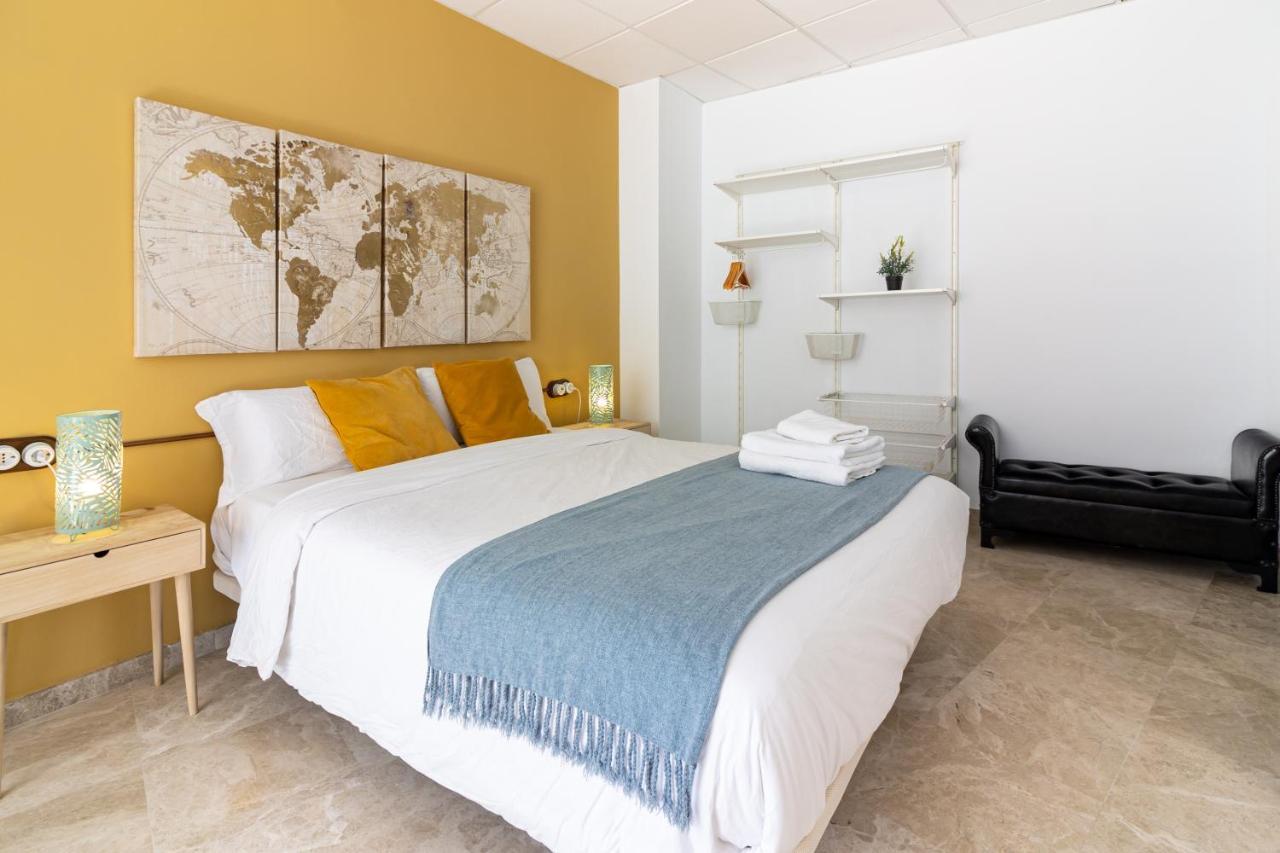 Saenz Suites Gallery By Bossh! Apartments マラガ エクステリア 写真